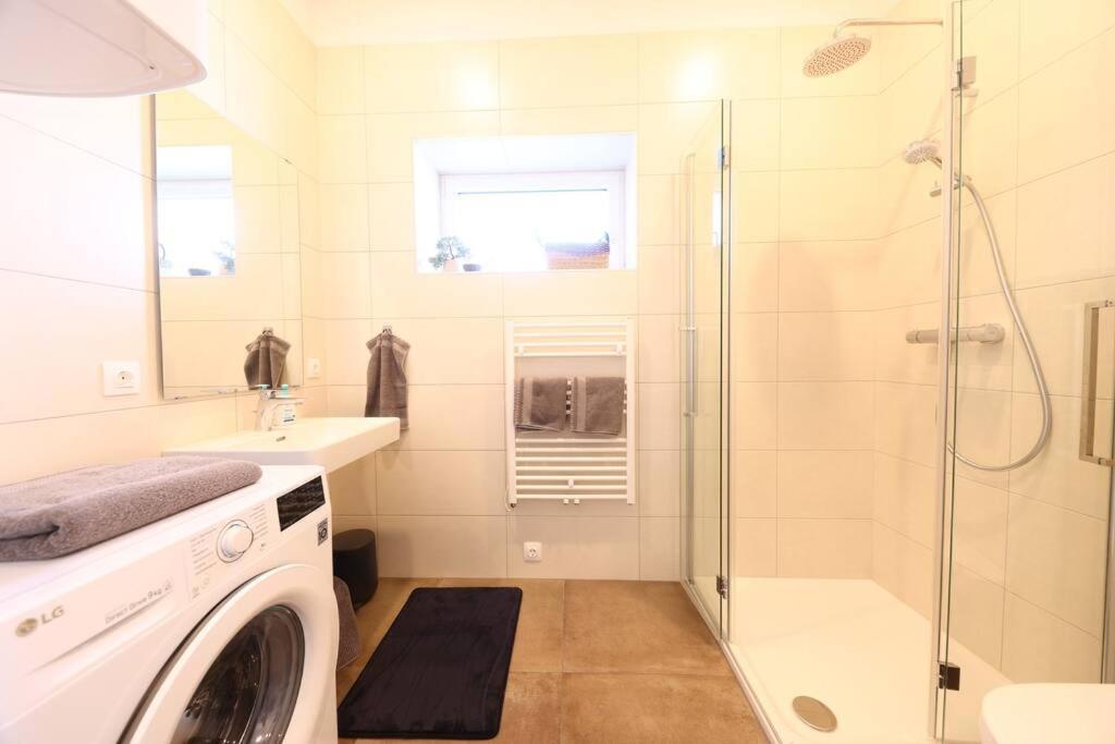 Wohnen Bahnstrasse 5 Apartment Klagenfurt am Woerthersee Bagian luar foto