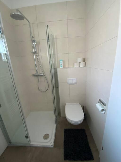 Wohnen Bahnstrasse 5 Apartment Klagenfurt am Woerthersee Bagian luar foto